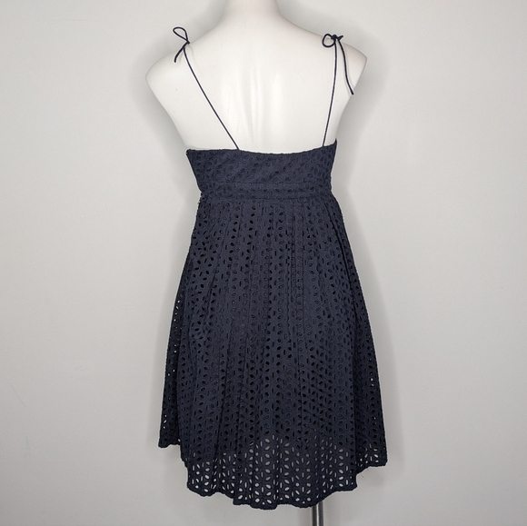 ✨3/$15 GAP Blue Eyelet Lace Spaghetti Tie Strap Cotton Dress 0 - Picture 5 of 8
